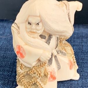 Vintage RARE Resin Netsuke Japanese Warrior Figure, Very Well-detailed, Signed